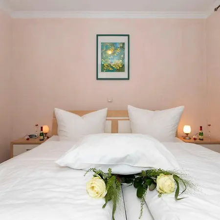 Plogmann - Leuchtturm Strasse 8 Whg 3 *